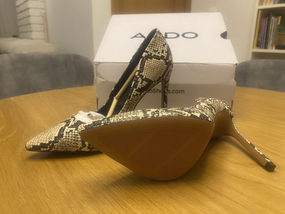 Дамски кожени токчета/обувки на тънки токчета