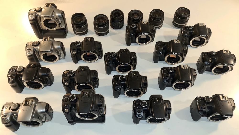 Lot 22 Canon DSLR si obiective