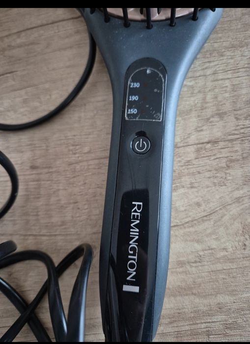 Perie electrică de îndreptat parul