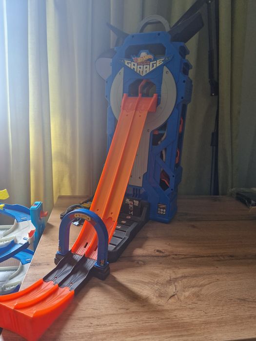 Хот вилс трэки. Hot Wheels.