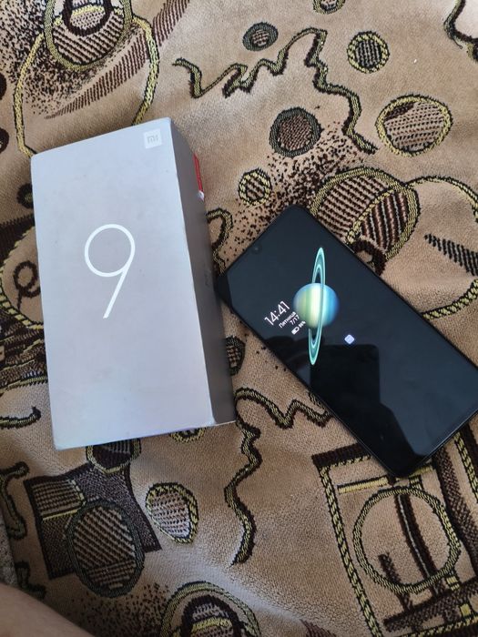 Xiaomi Mi 9 хорошее состояние