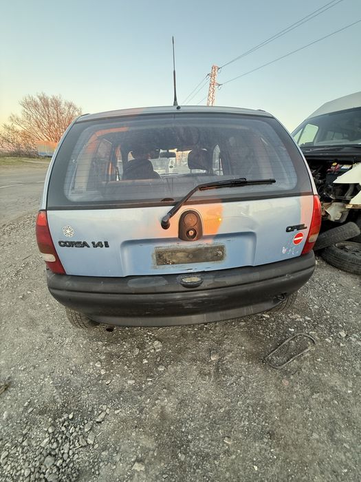 Опел корса 1.4 60 кс 1994 г на части автоматична кутия