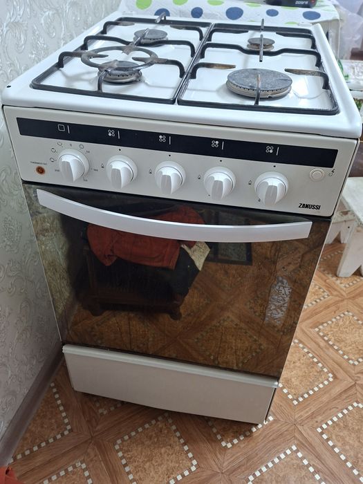 Продаю газовую плиту