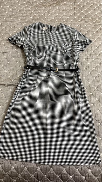 Красивое платье в отличном состоянии