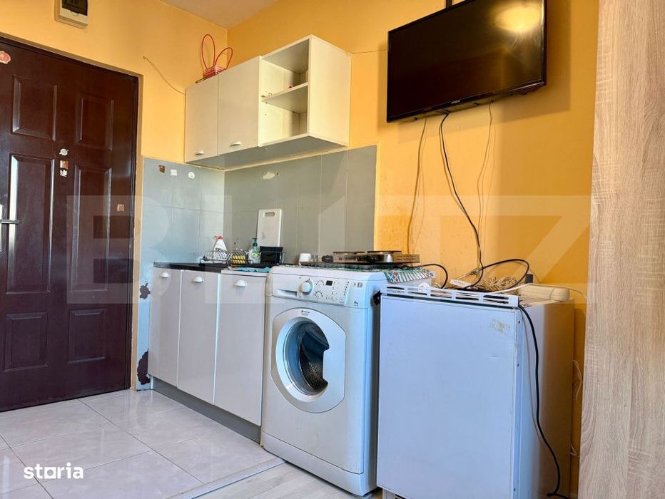 Camera de camin cu baie proprie + loc de parcare