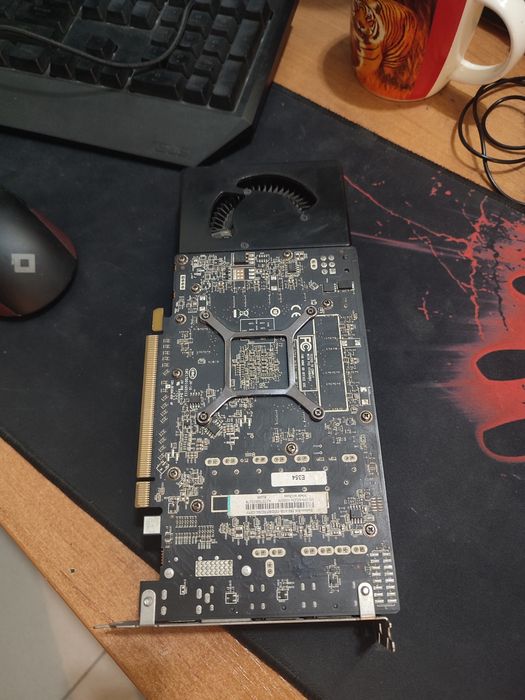 Видеокарта Amd R8