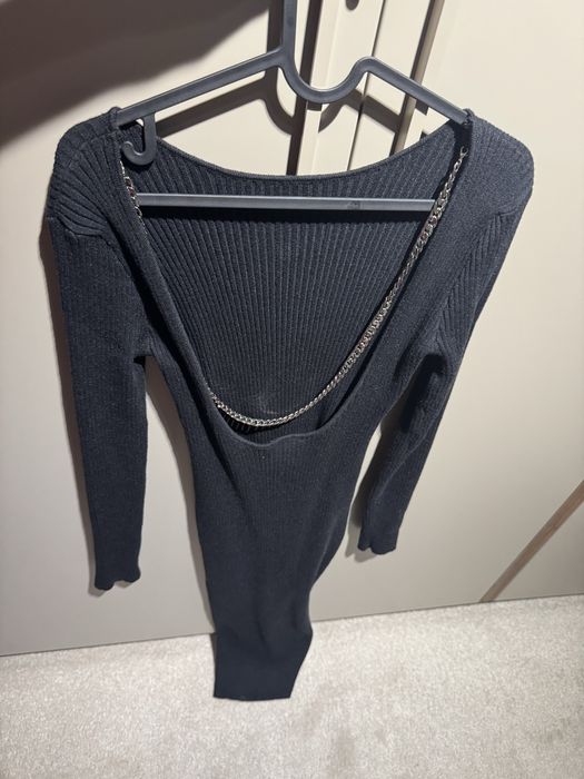 Плетена черна миди рокля с гол гръб и синджир на гърба Youngaristocrat