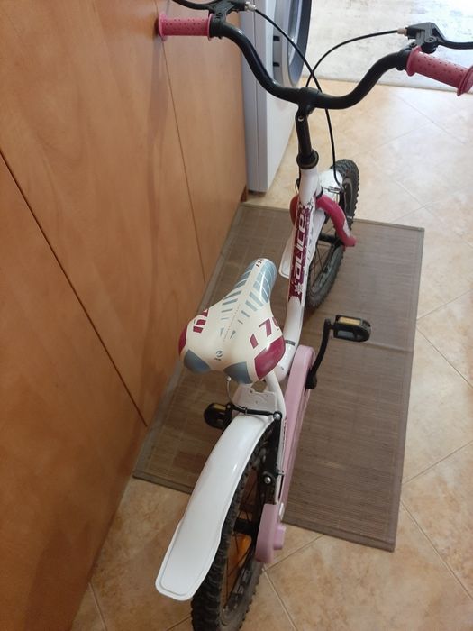 Детско колело с помощни колела