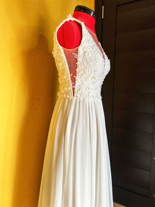 Rochie alba geanta halat accesoriu păr mireasă