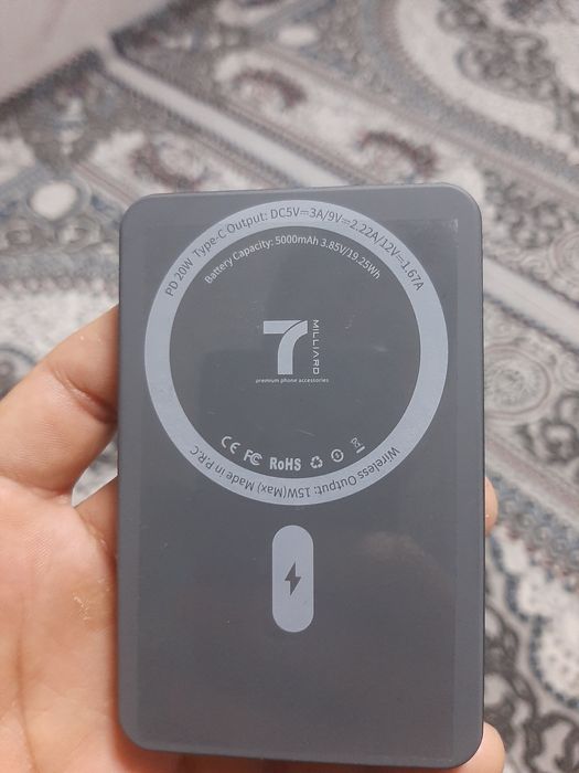 Pover bank simsiz zaryadka