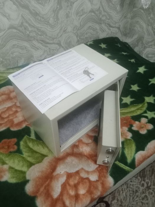 Сейф новый упаковке