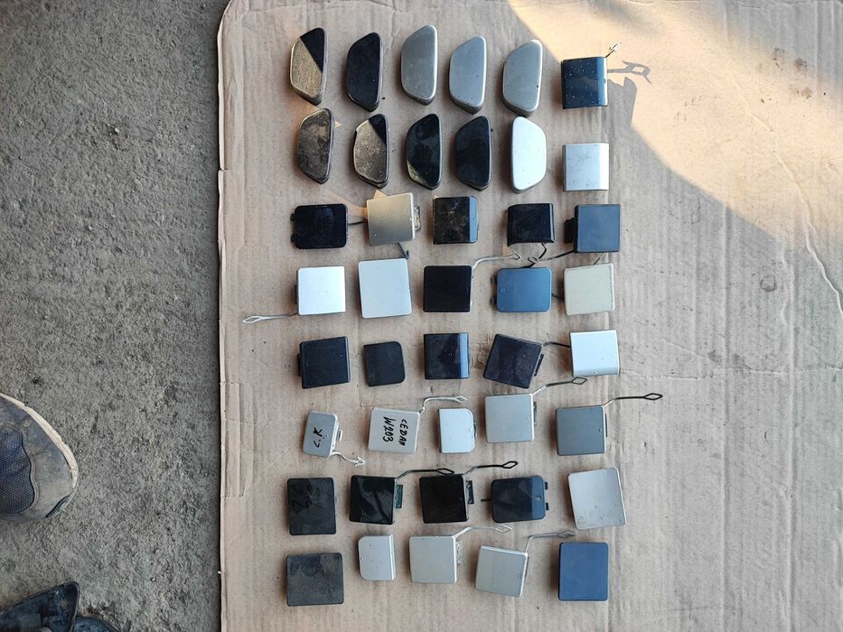 Тапи капачки болтове скоба държачи от Мерцедес