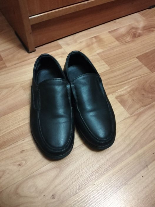 Малчиковый туфли сатылады.