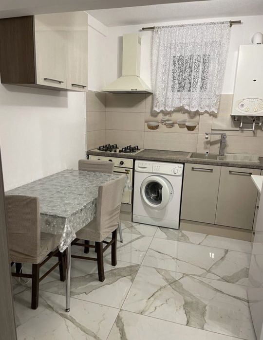 Inchiriez Apartament