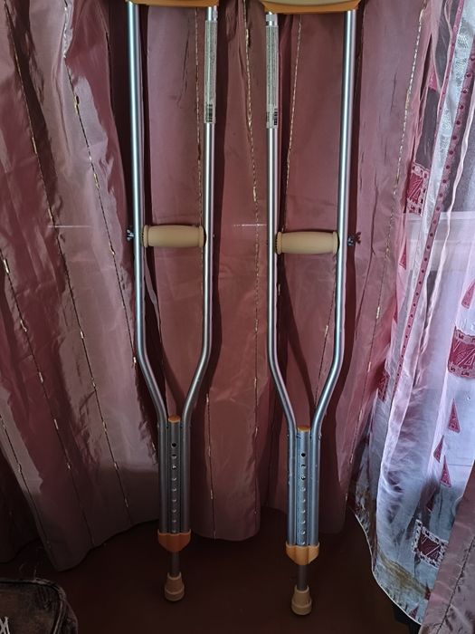 Продаются костыли