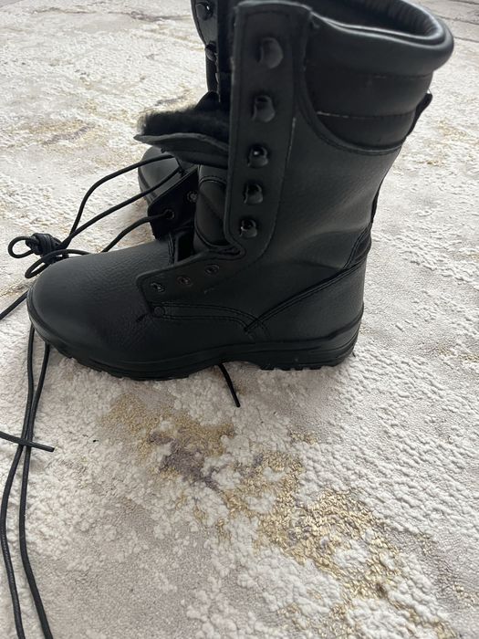 Продам зимни берцы