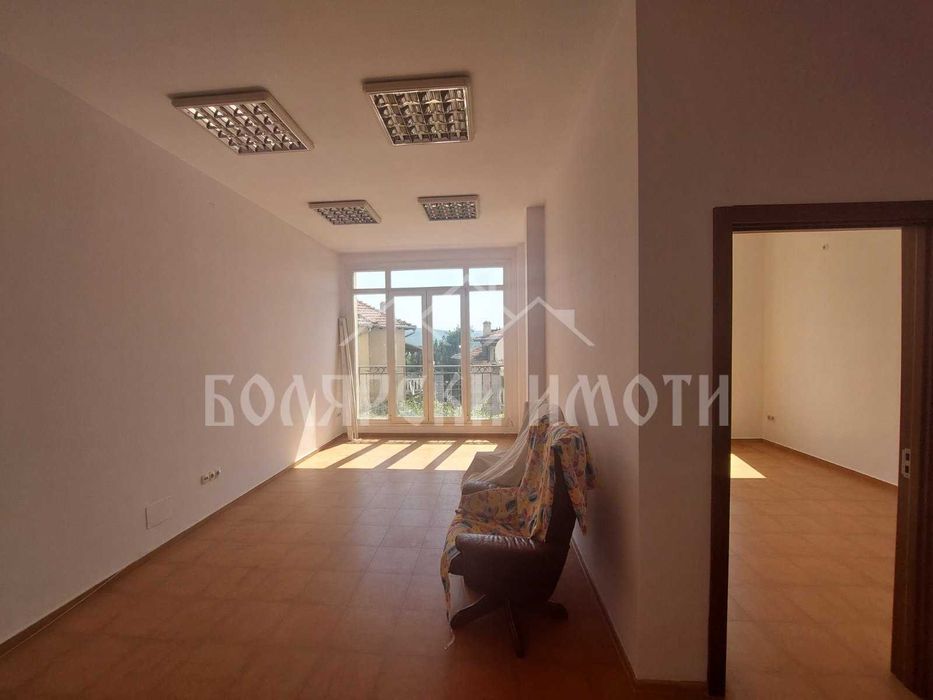 Дава се под наем Офис в Велико Търново, Център - 47 кв.м за 336.6 € - Снимка #8