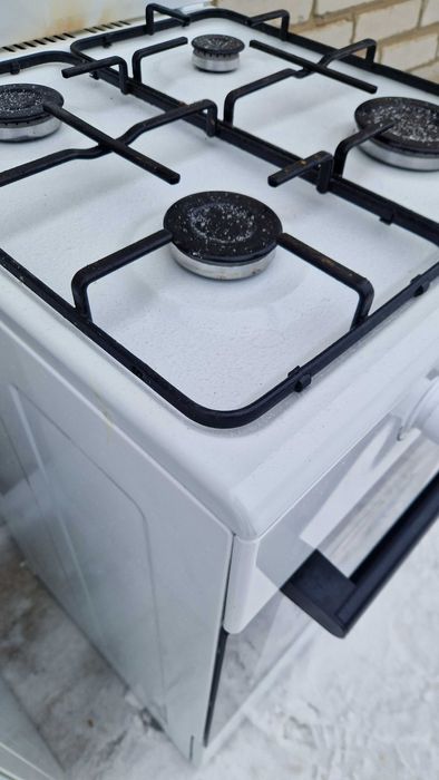 Продам газовую плиту