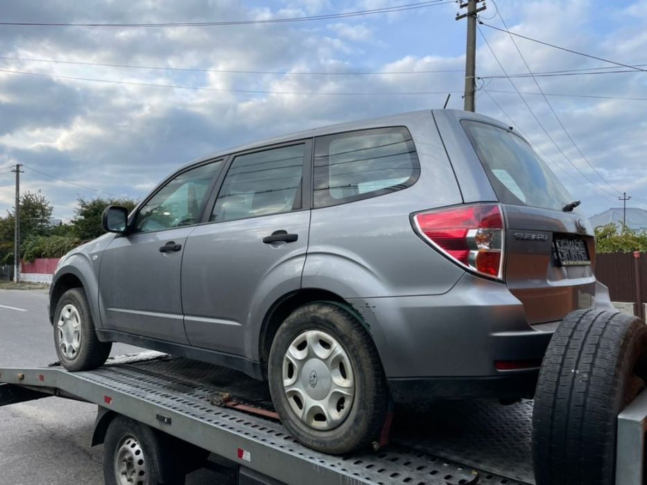 bara fata capotă radiator cutie ușa kit airbaguri scaune Haion luneta geam caseta directie Subaru Forester SH radio cd fabricație 2009 diesel dezme