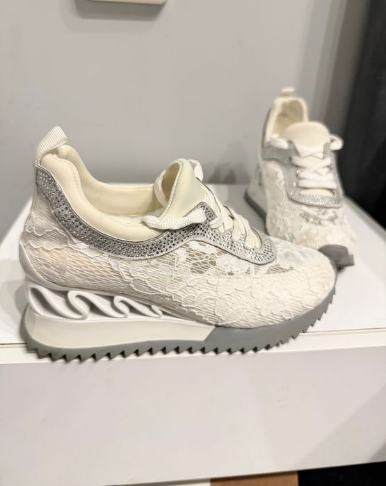 Дамски бели сникърси