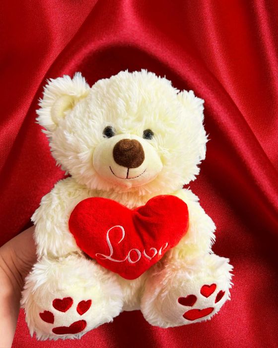 Плюшено мече със сърце "Love"