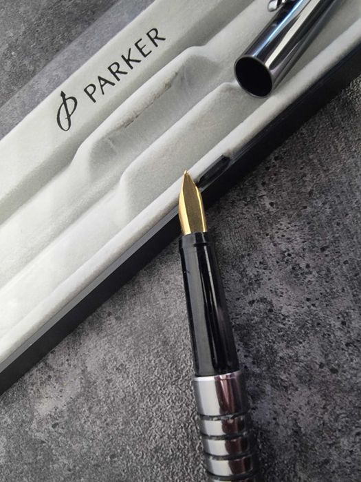 Ручка Parker, позолоченное перо