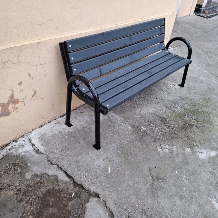 Fac băncuțe la comandă