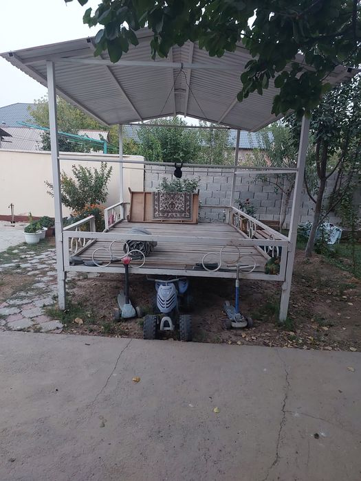 Тапчан навесом летний