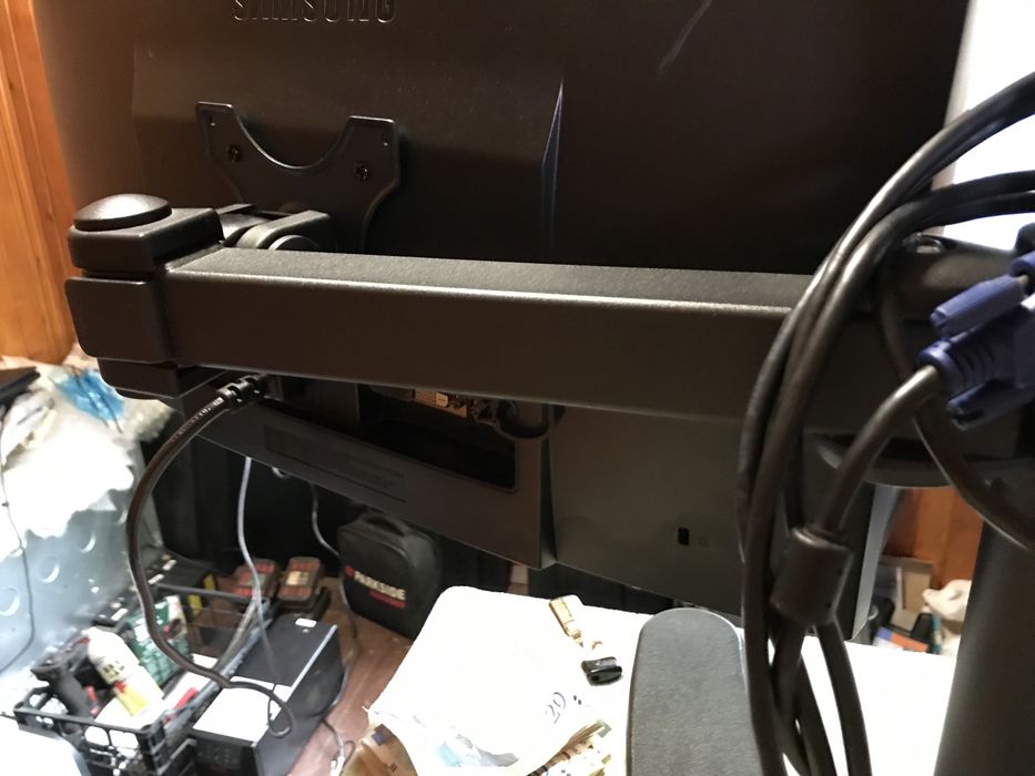 Samsung EX2020 Series Business Monitor x 2+стойка за двата и кабели