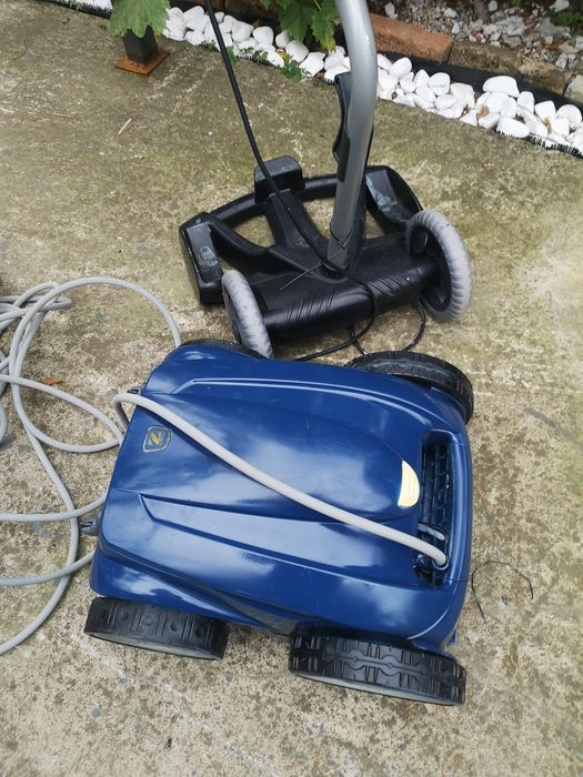 Робот за басейн Zodiak за под и стени