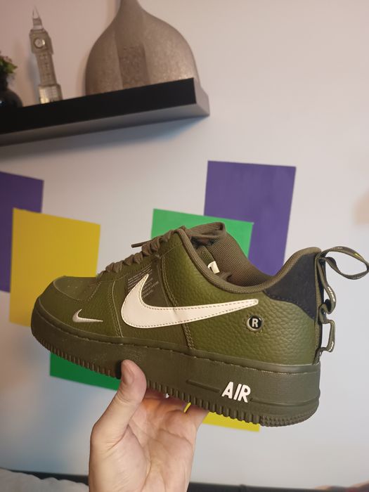 Nike Air Force1 / 07 LV8 Overbranding