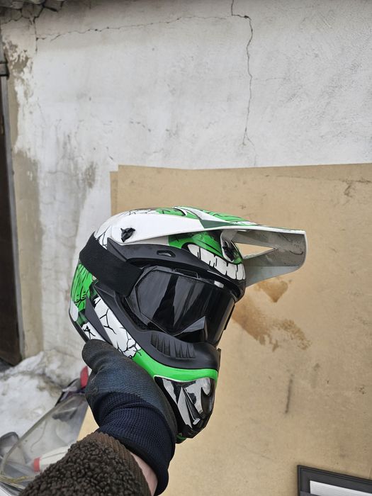 Шлем модуляр и кроссовый