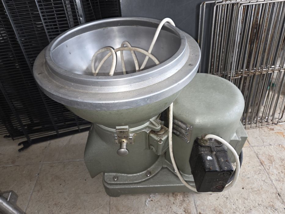 Toaster simplu si dublu, robot legume, intinzator aluat alte aparate g