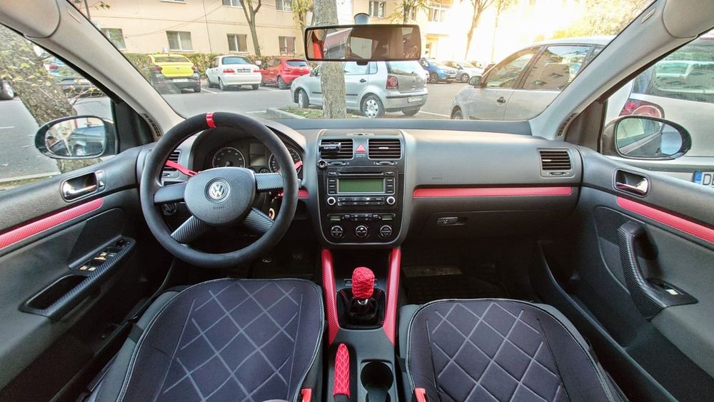 Vând autoturism Golf V–2005