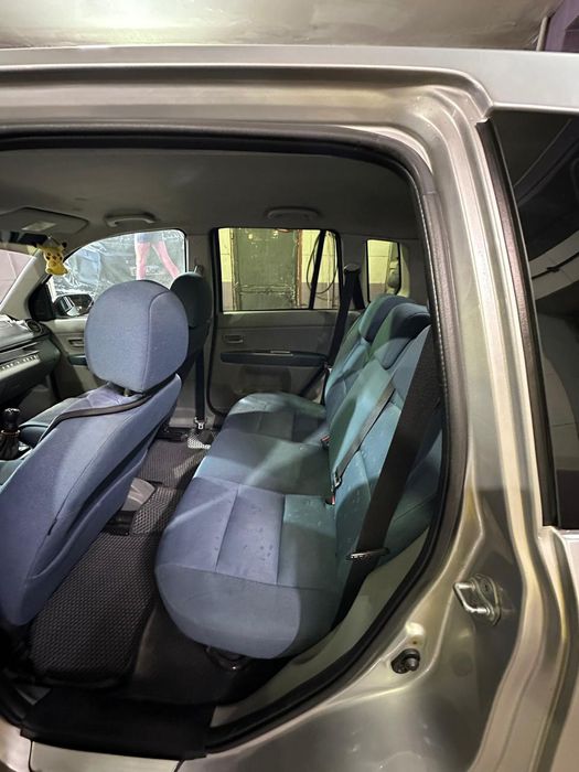 Продам мазду срочно