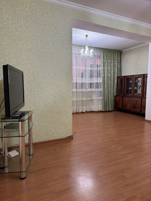 Квартира Генерала Узакова5/3/4 250 м2 банковская