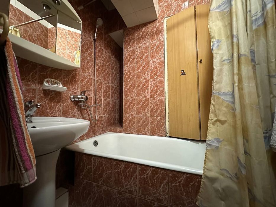 Продаётся 2/2/9 квартира на ул Буюк Турон, ор ЦУМ