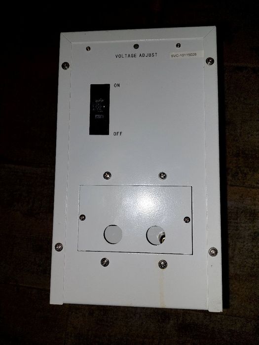 stabilizator tensiune 5000va /220v cu servomotor