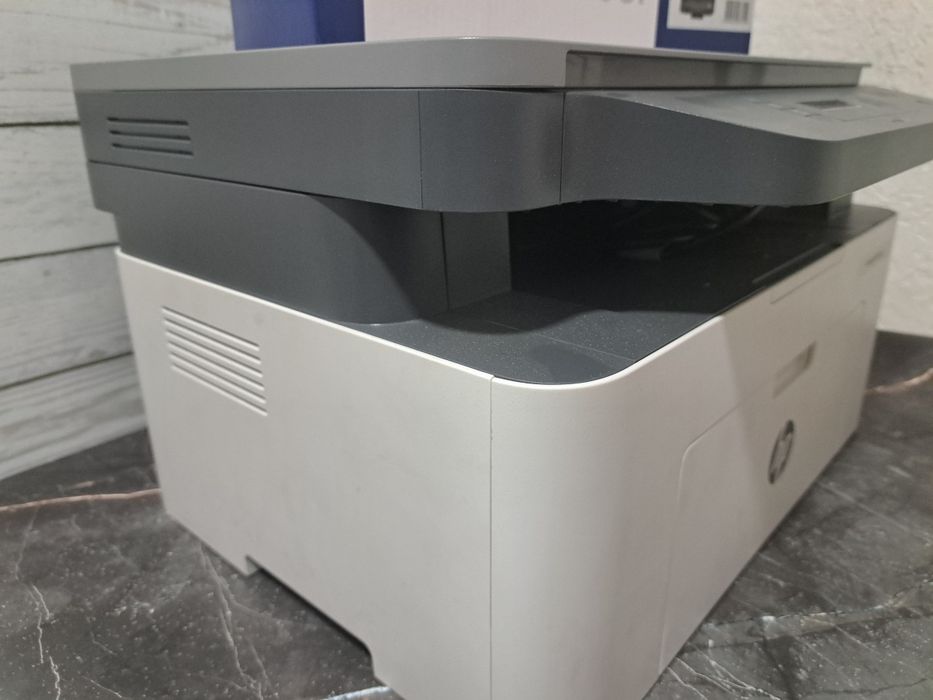 Продам МФУ принтер 3в1 HP Laser Jet MFP 135W  (идеал)