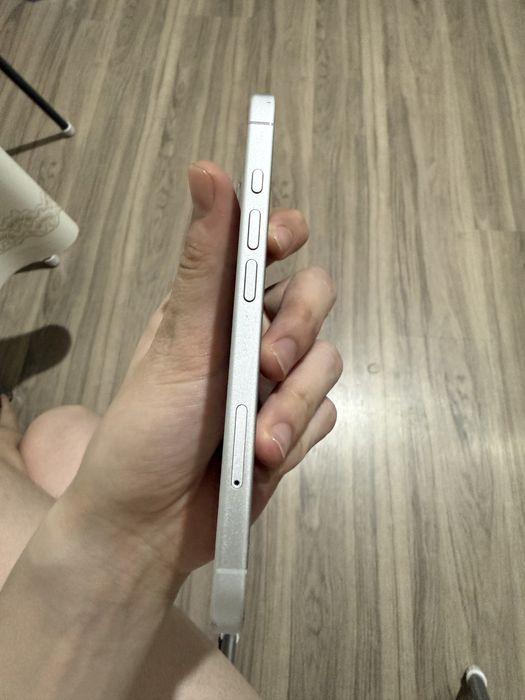 Продам Iphone 16 128gb