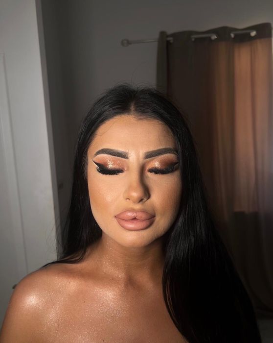 Machiaj și coafat la domiciliu