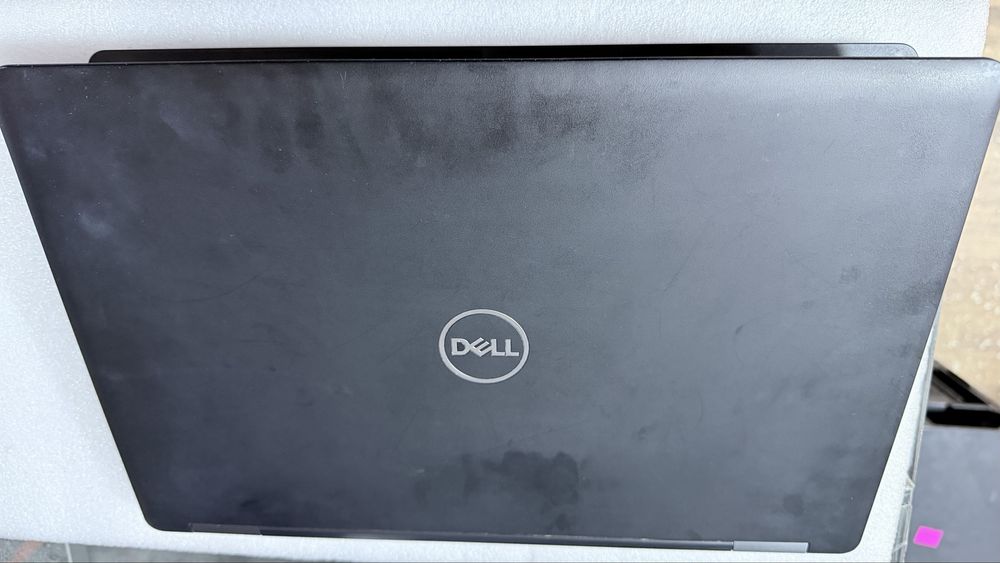 Dell laritude 5590