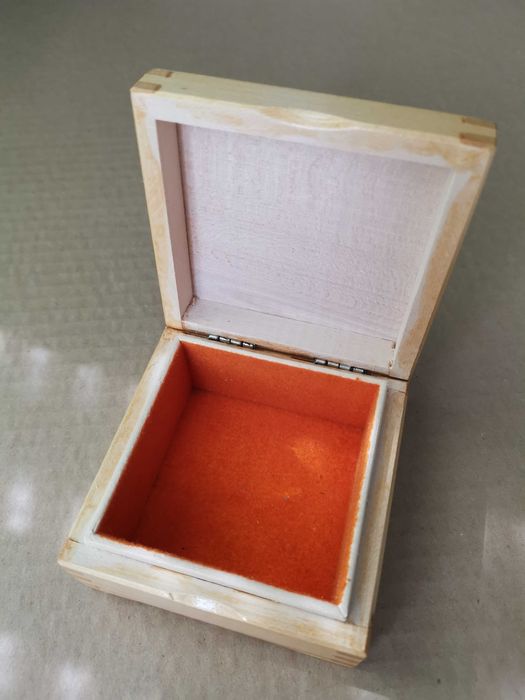 Малка кутия за бижута- различни видове. Дървените са продадени!