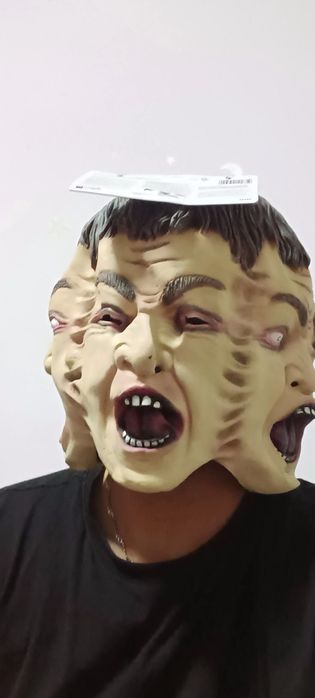 Vând măști din latex