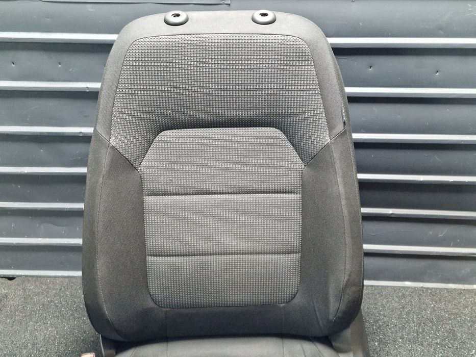 Scaun Sofer Cu Incalzire Stanga Fata Volkswagen Passat 365 2010 -