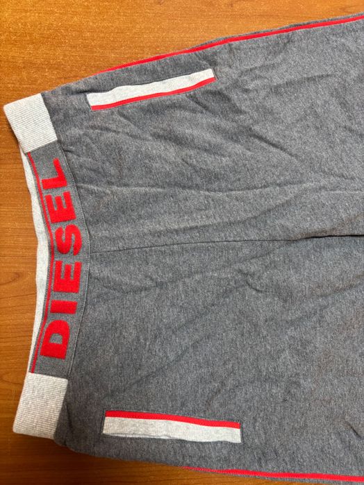 Pantaloni noi, Diesel