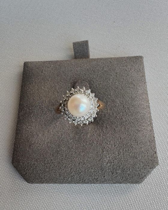 Inel din aur, perla si diamante