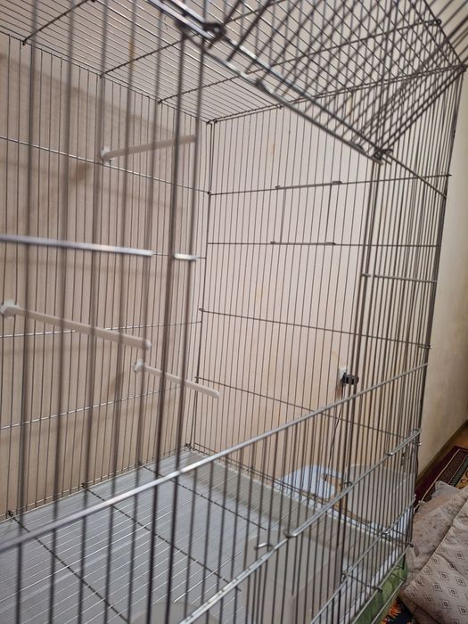 Qafas valer sotiladi