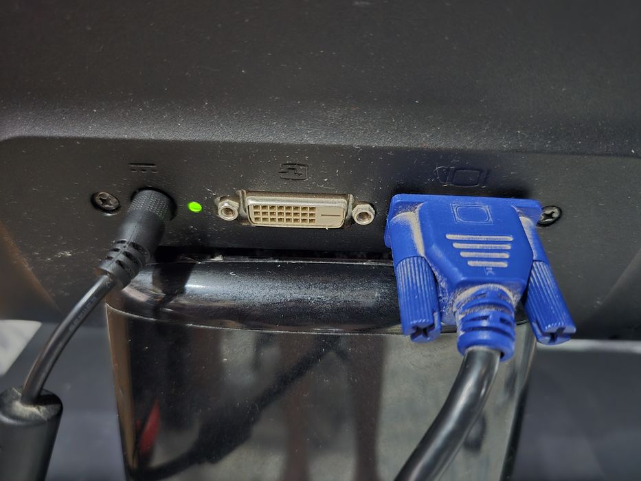 Монитор HP в комплекте