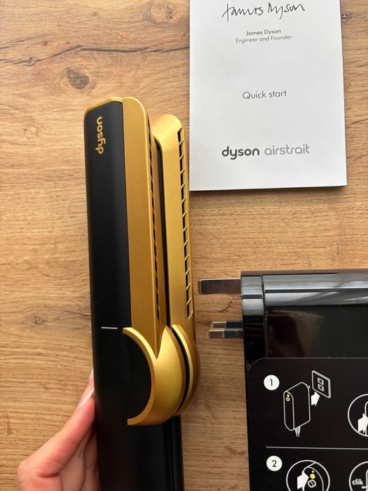 Dyson Airstrait™ Onyx/Gold – изполвана 1 път, оригинална, като нова